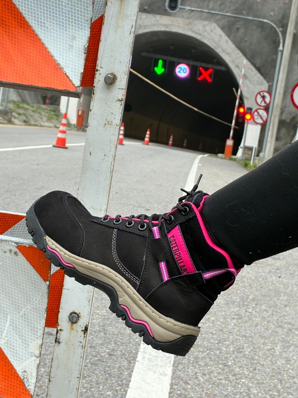 Bota de Seguridad Caterpillar para Dama - Puntera de Composite y Dieléctrica
